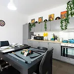 J - Designer Near Buda Castle - Sleeps 6 - 12 With Next Door