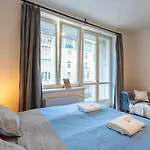 J - Designer Near Buda Castle - Sleeps 6 - 12 With Next Door * Budapest