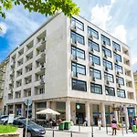 J - Designer Near Buda Castle - Sleeps 6 - 12 With Next Door