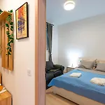 Apartment J - Designer Near Buda Castle - Sleeps 6 - 12 With Next Door