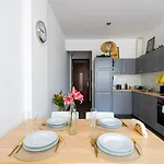 J - Designer Near Buda Castle - Sleeps 6 - 12 With Next Door