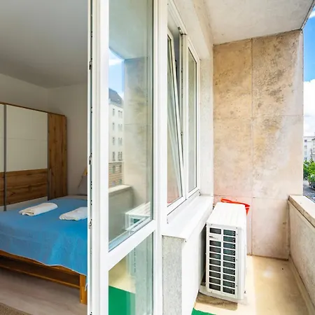 J - Designer Near Buda Castle - Sleeps 6 - 12 With Next Door *