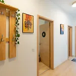 J - Designer Near Buda Castle - Sleeps 6 - 12 With Next Door 公寓