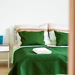 J - Designer Near Buda Castle - Sleeps 6 - 12 With Next Door 布达佩斯