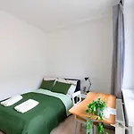 J - Designer Near Buda Castle - Sleeps 6 - 12 With Next Door Appartamento