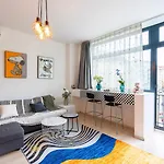 J - Designer Near Buda Castle - Sleeps 6 - 12 With Next Door 公寓 布达佩斯