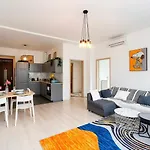 J - Designer Near Buda Castle - Sleeps 6 - 12 With Next Door 公寓 布达佩斯