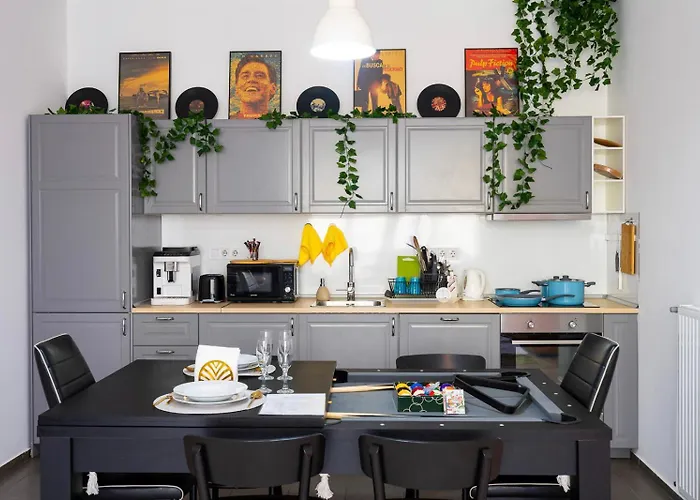 J - Designer Near Buda Castle - Sleeps 6 - 12 With Next Door Appartement *