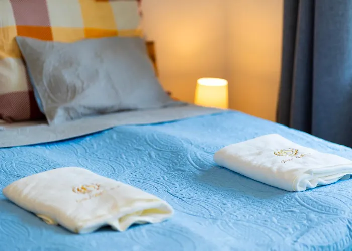 J - Designer Near Buda Castle - Sleeps 6 - 12 With Next Door Appartement Budapest