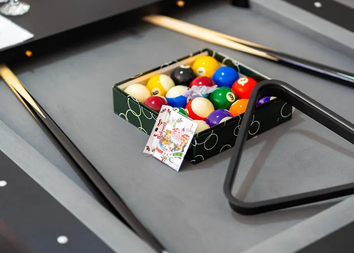 J - Designer Near Buda Castle - Sleeps 6 - 12 With Next Door Appartement Budapest