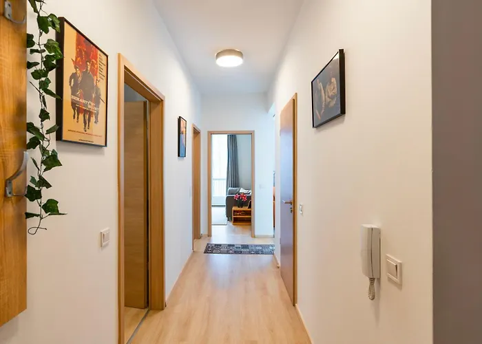 J - Designer Near Buda Castle - Sleeps 6 - 12 With Next Door * Budapest
