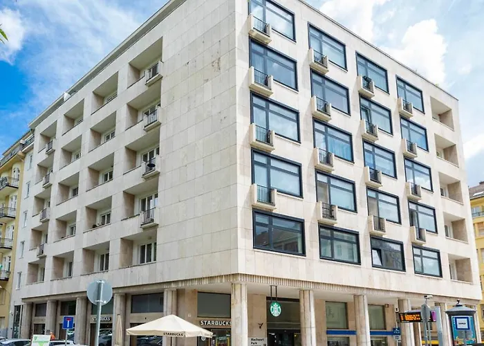J - Designer Near Buda Castle - Sleeps 6 - 12 With Next Door
