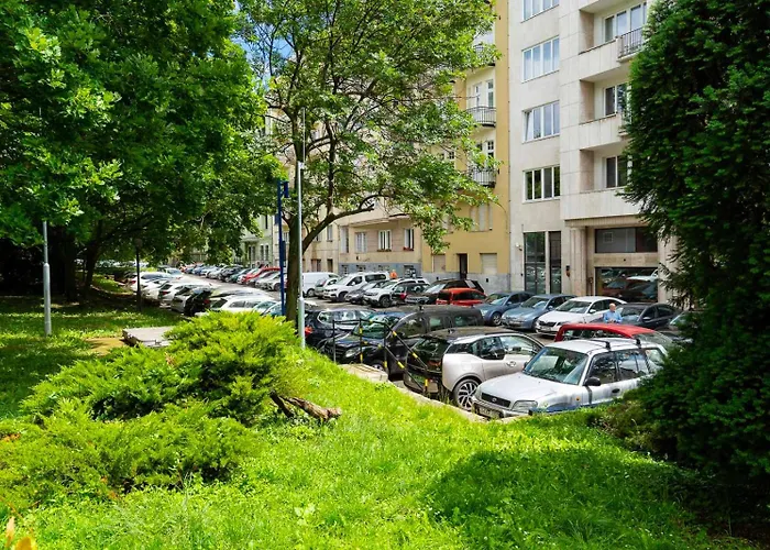 J - Designer Near Buda Castle - Sleeps 6 - 12 With Next Door *