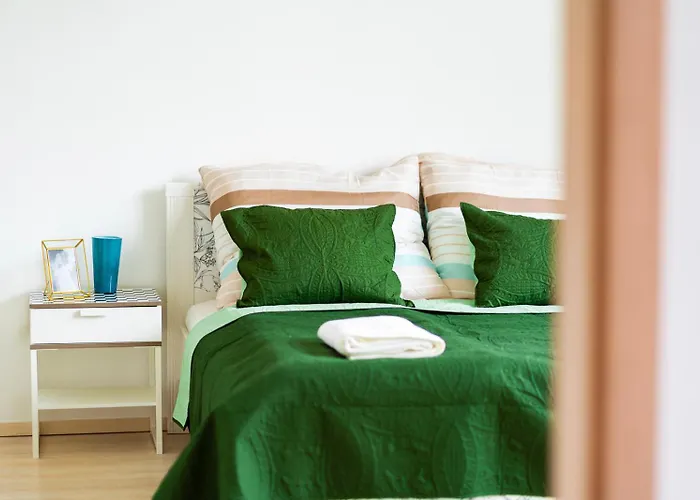 J - Designer Near Buda Castle - Sleeps 6 - 12 With Next Door Budapest