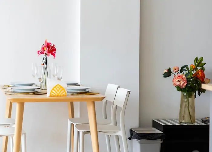 J - Designer Near Buda Castle - Sleeps 6 - 12 With Next Door Appartement Budapest