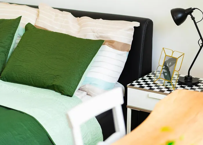 J - Designer Near Buda Castle - Sleeps 6 - 12 With Next Door Budapest