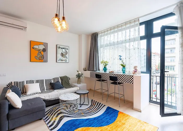 J - Designer Near Buda Castle - Sleeps 6 - 12 With Next Door Appartement Budapest