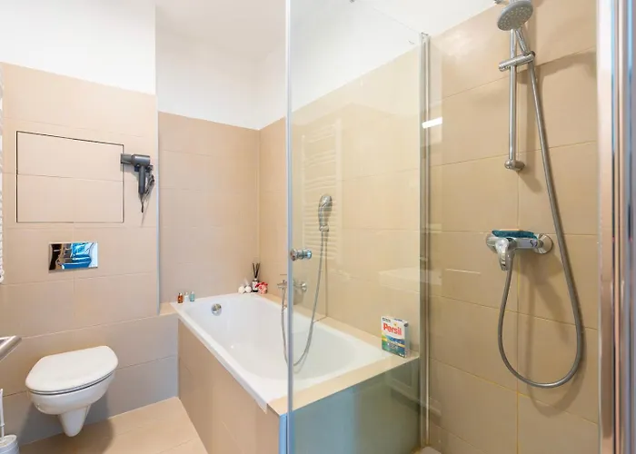 J - Designer Near Buda Castle - Sleeps 6 - 12 With Next Door Appartement