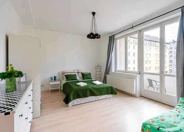 J - Designer Near Buda Castle - Sleeps 6 - 12 With Next Door Appartement Budapest