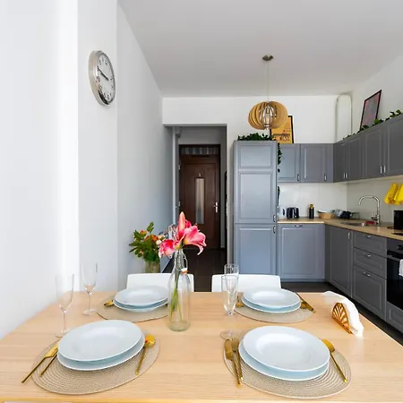 J - Designer Near Buda Castle - Sleeps 6 - 12 With Next Door