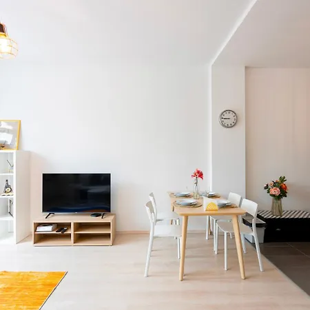 Apartament J - Designer Near Buda Castle - Sleeps 6 - 12 With Next Door *